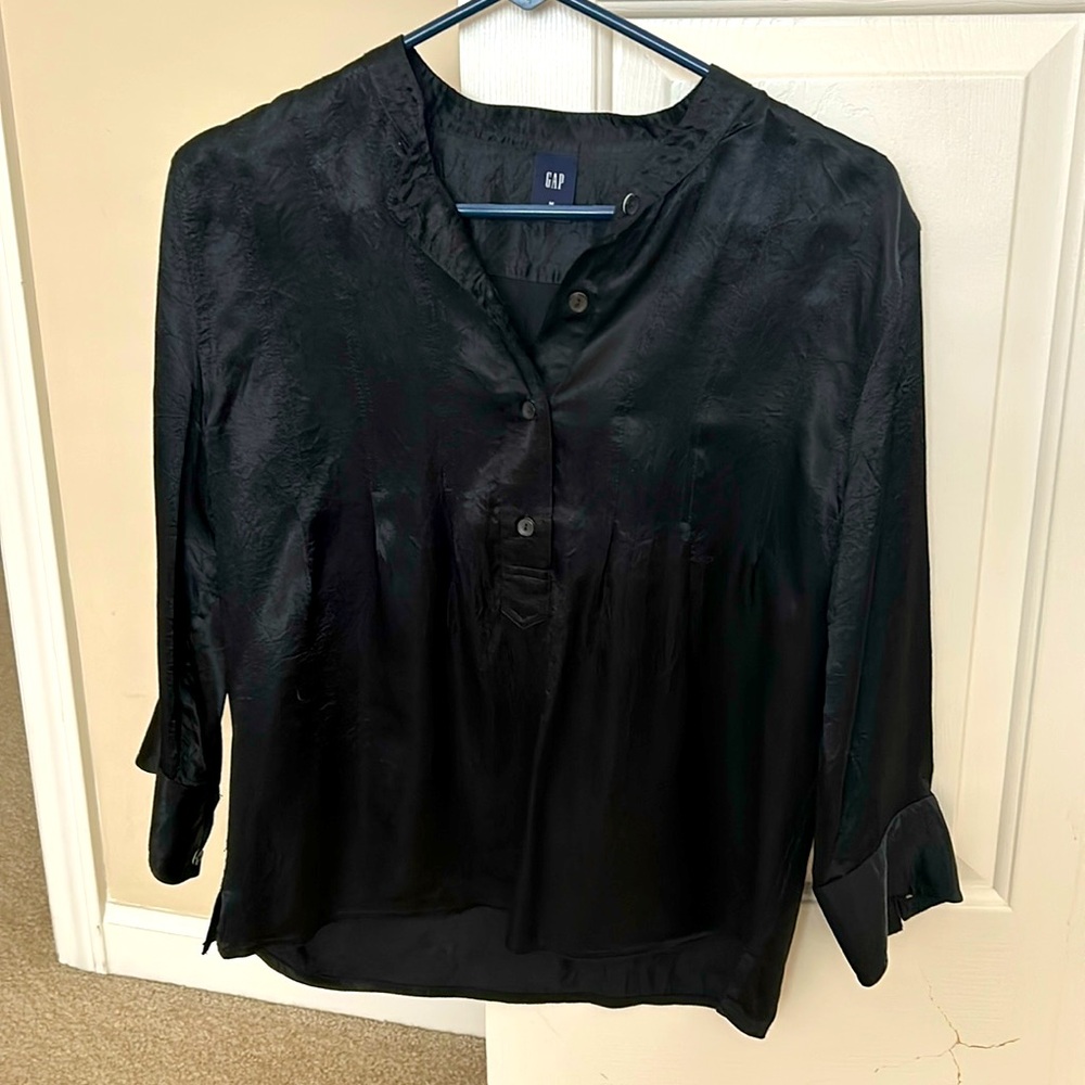Gap. 3/4 sleeve blouse in black